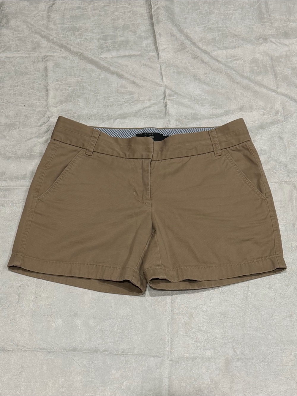 J.Crew Chino Shorts Size 2 Khaki Tan Preppy Coastal Summer Classic - Picture 1 of 6